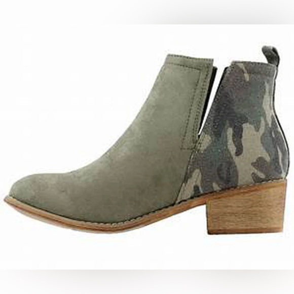 Boutique Corkys Shoes - EUC Boutique Corky’s Camouflage Ankle Boots